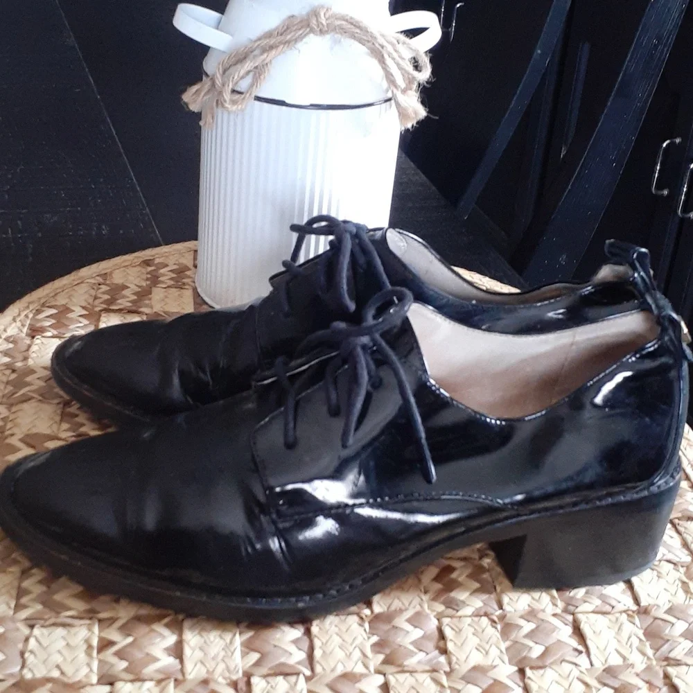 LOUISE ET CIE LEATHER PATENT SHOES - Picture 3 of 12